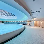 Apartamento Ans Hanza Tower With Private Jacuzzi - Swimming Pool, Sauna, Jacuzzi, Viewing Terrace Estetino