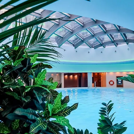 Apartment Ans Hanza Tower With Private Jacuzzi - Swimming Pool, Sauna, Jacuzzi, Viewing Terrace *