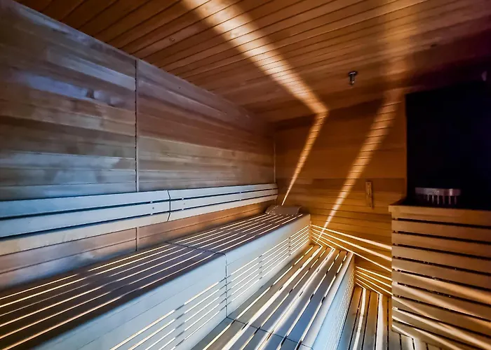 Ans Hanza Tower With Private Jacuzzi - Swimming Pool, Sauna, Jacuzzi, Viewing Terrace *